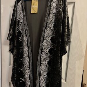 Nwt green and White Velvet Kimono size 3x cover up